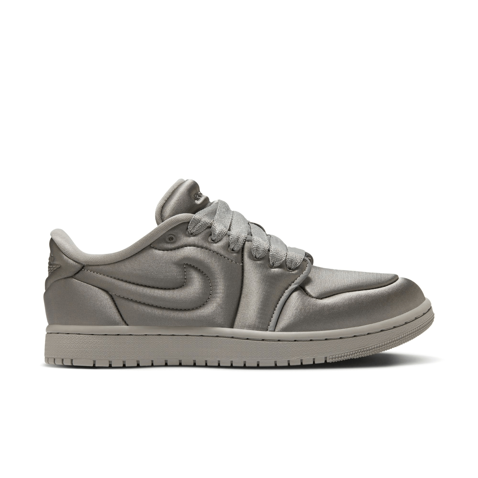 ZAPATILLA JORDAN WMNS AIR JORDAN 1 MM LOW V2 MUJER a $70.990